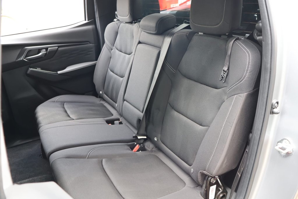 Isuzu D-Max 2026  V-CROSS COMMERCIAL STYLED @ SEEKER ASK ABOUT REAR SEAT CONVERSION 19