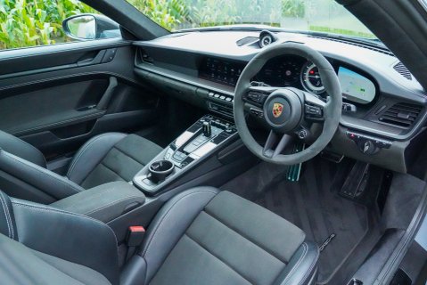 Porsche 911 CARRERA GTS PDK 9