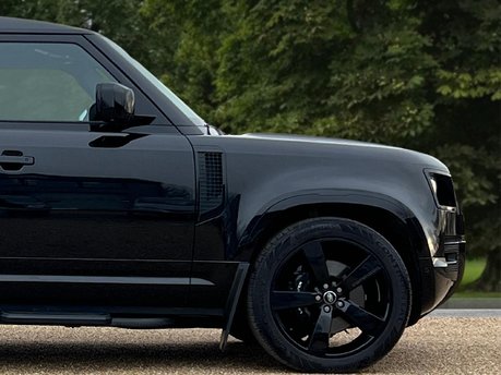 Land Rover Defender V8 12