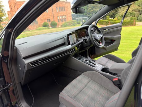 Volkswagen Golf GTI TSI DSG 8