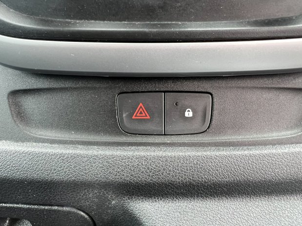 Renault Trafic SWB L1H1 (SOLD) Sportive SL27 Air Con Alloys Nav Sensors EURO 6 NO VAT 29