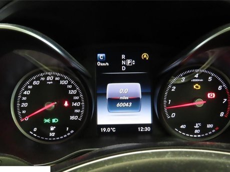 Mercedes-Benz C Class 2.0 C200 Sport (Premium) Saloon 4dr Petrol 7G-Tronic+ Euro 6 (s/s) (184 ps) 3
