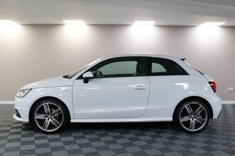 Audi A1 TFSI S LINE 18