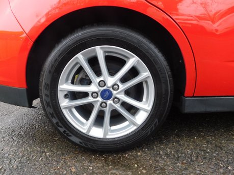 Ford C-Max ZETEC 1.5 TDCI 5Dr 13