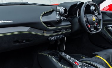 Ferrari F8 Spider 27