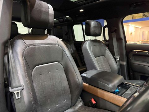 Land Rover Defender 3.0 P400 MHEV X SUV 5dr Petrol Auto 4WD Euro 6 (s/s) (400 ps) 31