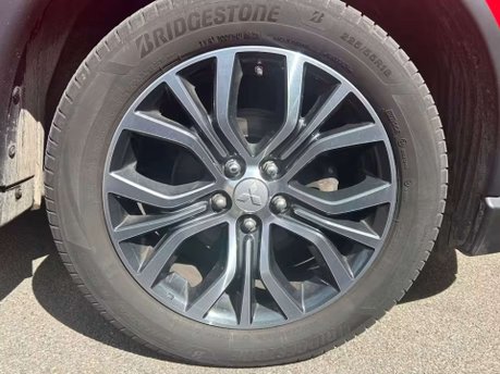 Mitsubishi Outlander 2.3 Outlander GX 4 DI-D Auto 4WD 5dr 28