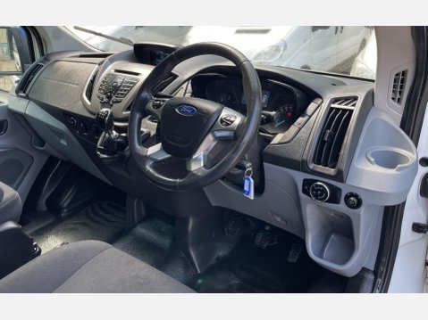 Ford Transit 2.2 TDCi 460 HDT L4 H3 4dr (18 seats) 26