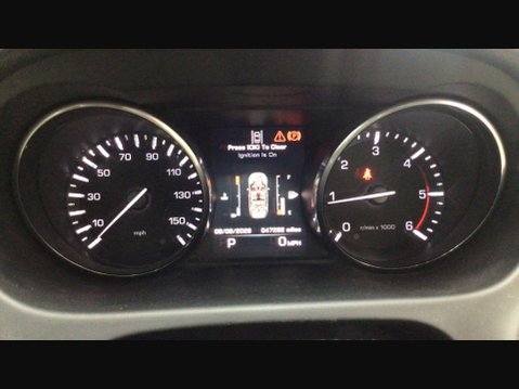 Land Rover Discovery Sport 2.0 Discovery Sport Luxury HSE TD4 Auto 4WD 5dr 9