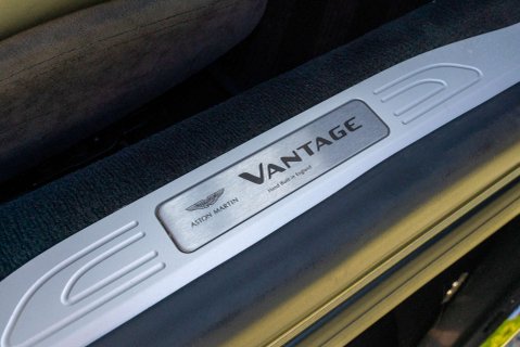 Aston Martin Vantage 4.0 Vantage V8 Auto 3dr 14