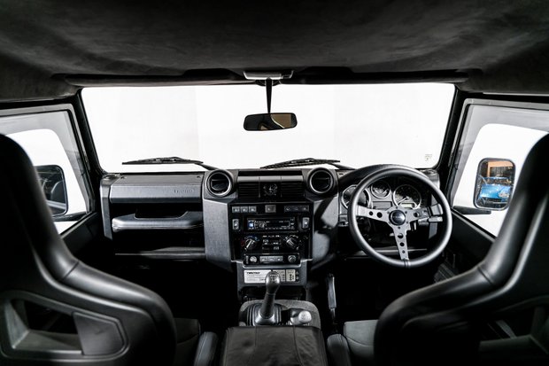 Land Rover Defender 90 TD XS STATION WAGON. TWISTED EDITION. TWISTED UPGRADES. HEATED SEATS. 2