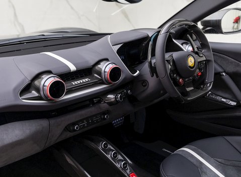Ferrari 812 Superfast 13
