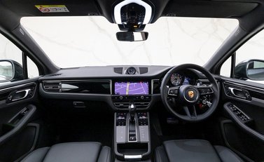 Porsche Macan S 14