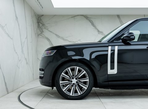 Land Rover Range Rover P460e Autobiography LWB 36