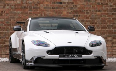 Aston Martin Vantage GT8 1