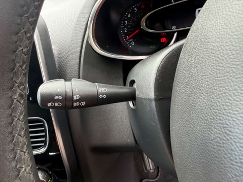 Renault Clio 0.9 Clio Iconic TCe 5dr 27