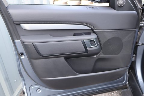 Land Rover Discovery R-DYNAMIC SE MHEV WITH GENUINE REAR SEAT CONVERSION STYLED BY SEEKER  20