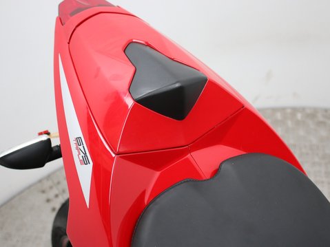 Triumph Daytona 675 DAYTONA 675 ABS 25