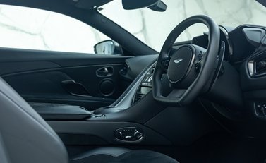 Aston Martin DBS Superleggera 12