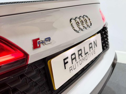 Audi R8 5.2 FSI V10 Performance Coupe 2dr Petrol S Tronic quattro Euro 6 (s/s) (620 35