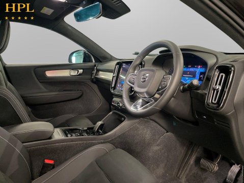 Volvo XC40 2.0 B4 MHEV Plus Dark SUV 5dr Petrol Hybrid DCT Auto Euro 6 (s/s) (197 ps) 12
