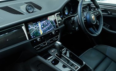 Porsche Macan GTS 14