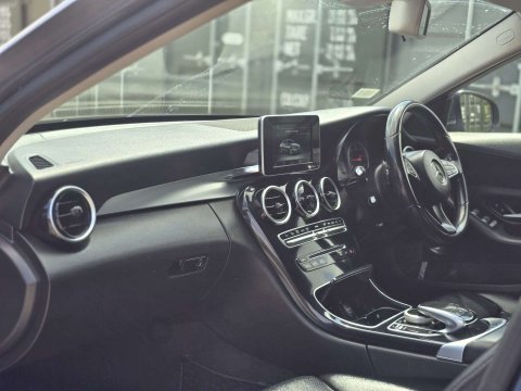 2016 Mercedes-Benz C-Class thumbnail 17