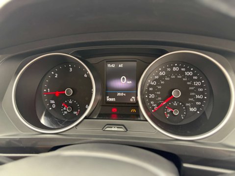 Volkswagen Tiguan 2.0 Tiguan SE Nav TDI BlueMotion Technology 5dr 39