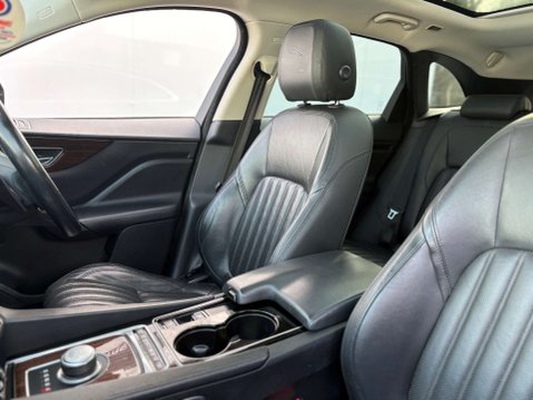Jaguar F-Pace 2.0 F-Pace Portfolio AWD D Auto 4WD 5dr 73
