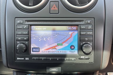 Nissan Qashqai 360 CAMERA..GLASS ROOF..SAT NAV..BLUETOOTH..10 SERVICES..STUNNING EXAMPLE 6
