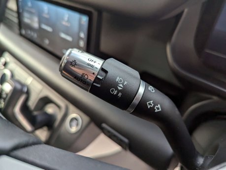 Land Rover Defender 2.0 Defender SE Auto 4WD 5dr 37