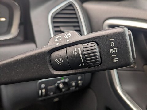 Volvo XC60 D4 R-DESIGN NAV 24