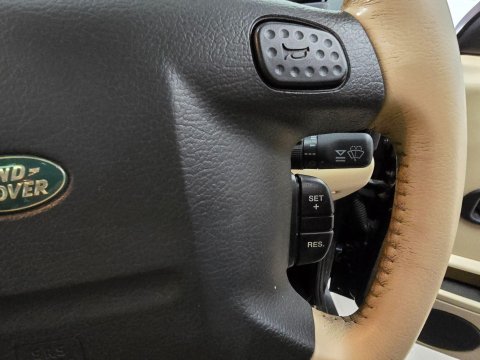 Land Rover Discovery 2.5 TD5 ES Premium Station Wagon 5dr Diesel Automatic (7 Seats) (284 g/km, 32
