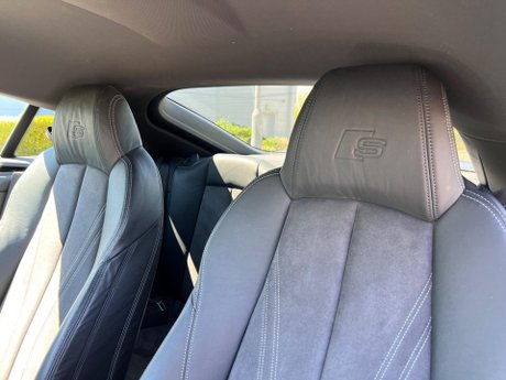 Audi TT 1.8 TFSI Black Edition Euro 6 (s/s) 3dr 31