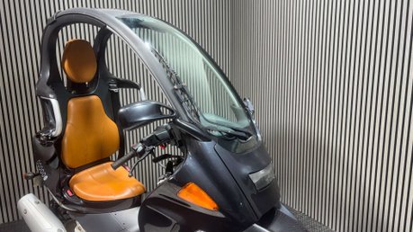 BMW C1 2002 ONLY 8K 1 OWNER GREAT LOOKING SCOOTER 125CC WITH A ROOF!! 23