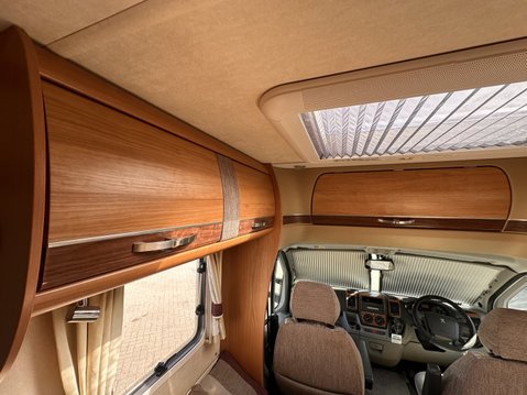 Autocruise Oakmont 4 BERTH 3.0 LOW PROFILE ISLAND BED 22