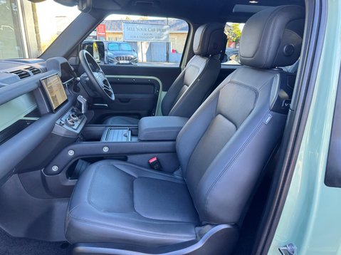 Land Rover Defender 75TH LIMITED EDITION 33