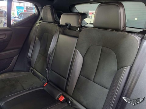 Volvo XC40 1.5 T3 R-Design Euro 6 (s/s) 5dr 8