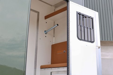 Renault Master BRAND NEW 3.5 TON STALLION BUILD EXTREME HEAVY DUTY HORSEBOX FROM SEEKER  25