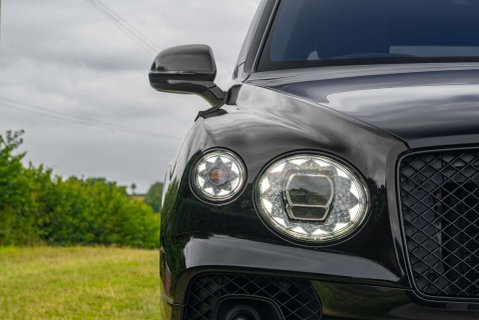 Bentley Bentayga V8 21