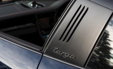 Porsche 911 Targa 4 GTS (991.2) 26