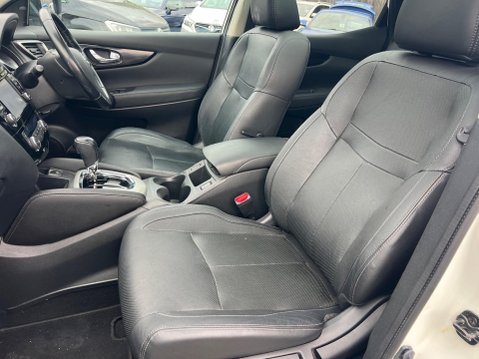 Nissan Qashqai 1.6 dCi Tekna XTRON 2WD Euro 5 (s/s) 5dr 25
