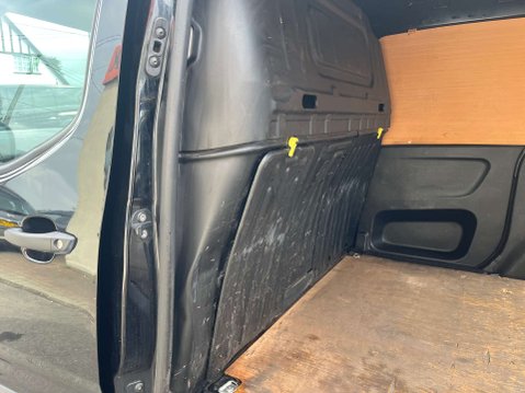 Vauxhall Combo 1.5 Combo 2300 Sportive L1H1 3 SEATER 39
