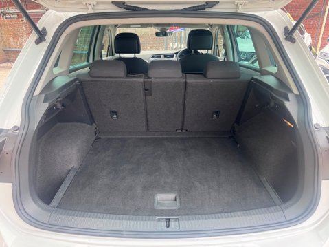 Volkswagen Tiguan SE NAV TSI 10
