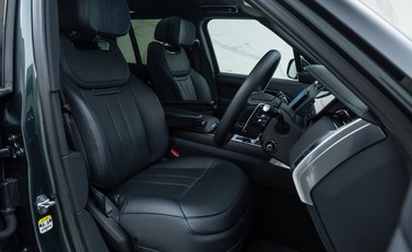 Land Rover Range Rover P530 SV 14