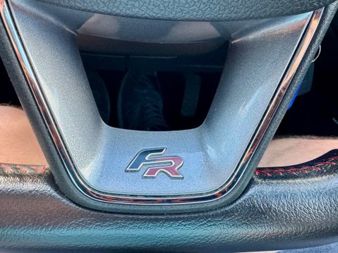 SEAT Leon TSI FR TECHNOLOGY 28