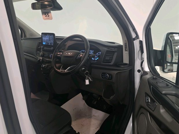 Ford Transit Custom Transit Custom 320 L2 Diesel FWD 2.0 EcoBlue 130ps H1 Trend 9-Seater 18