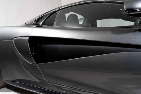 McLaren 570S SPIDER. WARRANTY. FULL MSH. CERAMIC BRAKES. SPORT EXHAUST. FRONT LIFT. B&O 34