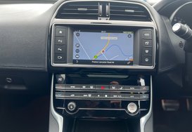 Jaguar XE 2.0 D PORTFOLIO AUTO 38
