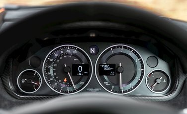 Aston Martin V12 Vantage AMR 15